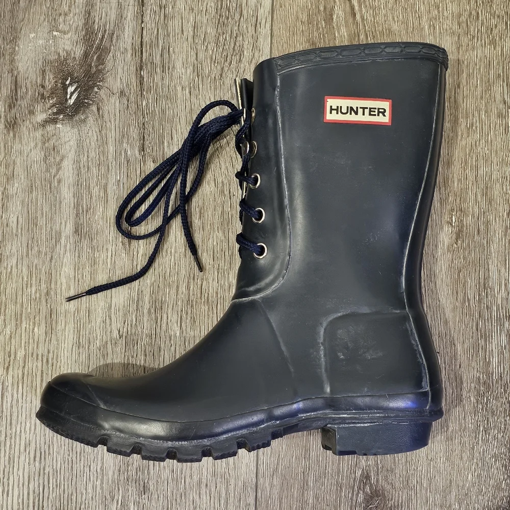 HUNTER Matte Navy Lace-Up Calf Rain Boots Festival Classic